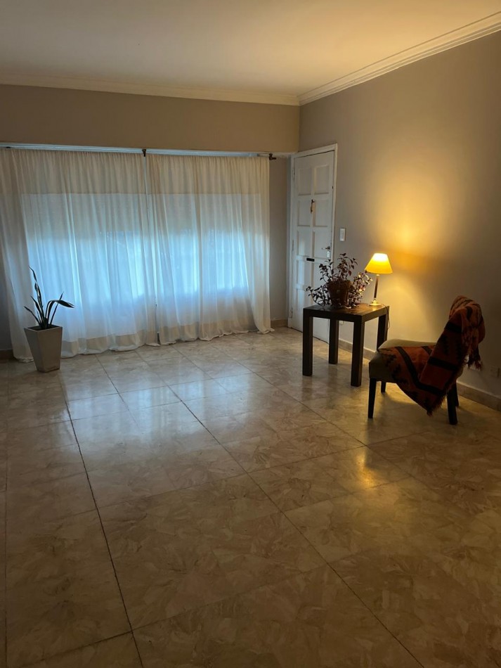 Tres propiedades en una, Casa, Local Comercial mas departamento de 2 ambientes