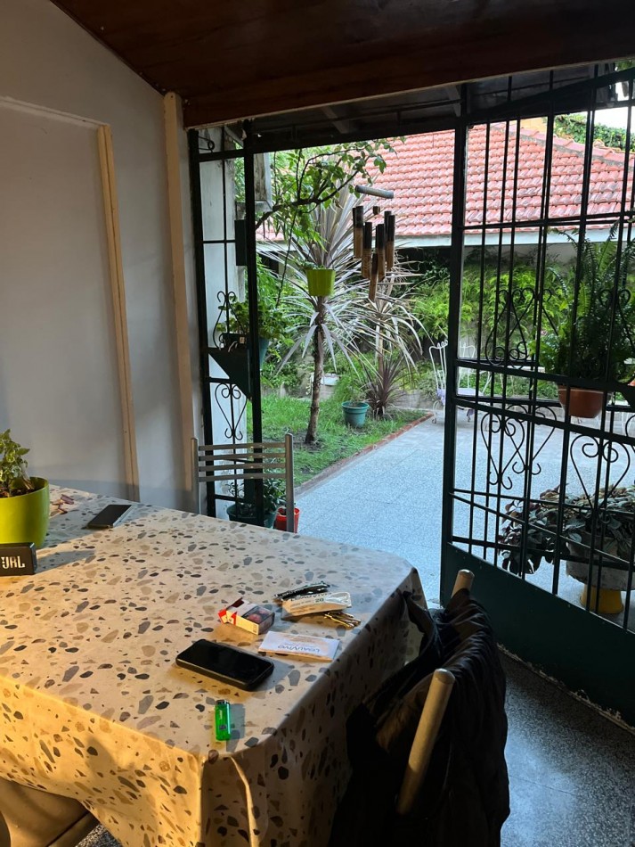 Tres propiedades en una, Casa, Local Comercial mas departamento de 2 ambientes