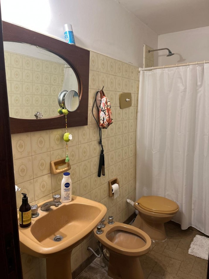 Tres propiedades en una, Casa, Local Comercial mas departamento de 2 ambientes