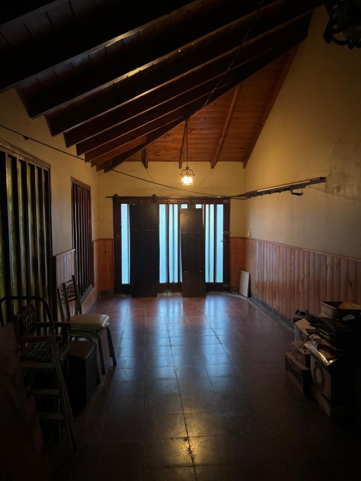Tres propiedades en una, Casa, Local Comercial mas departamento de 2 ambientes