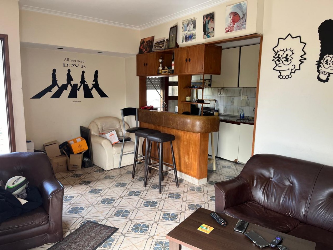 Tres propiedades en una, Casa, Local Comercial mas departamento de 2 ambientes