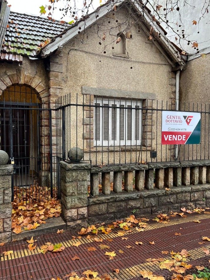 Casa para reciclar en lo mejor del barrio La Perla