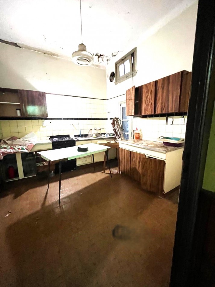 Casa para reciclar en lo mejor del barrio La Perla