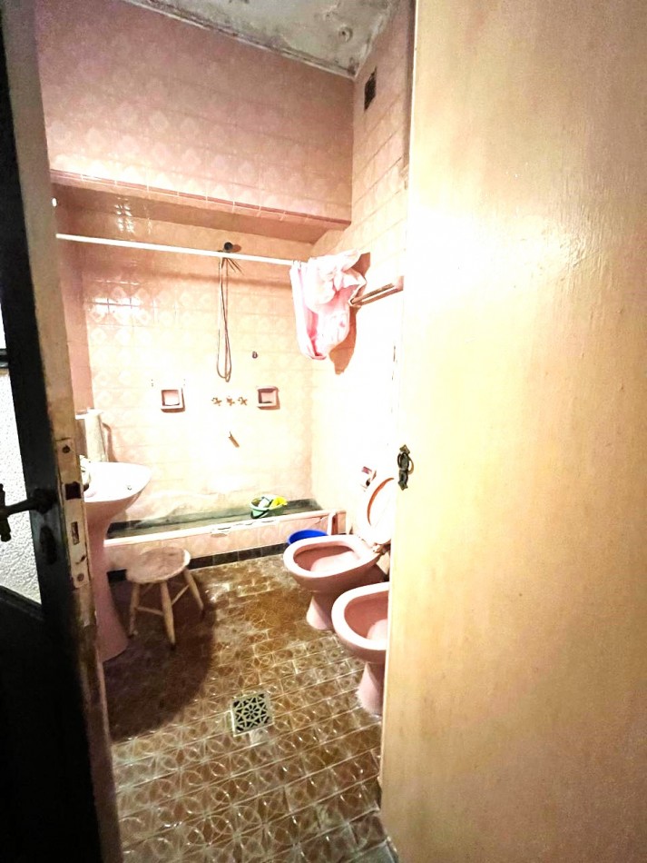 Casa para reciclar en lo mejor del barrio La Perla