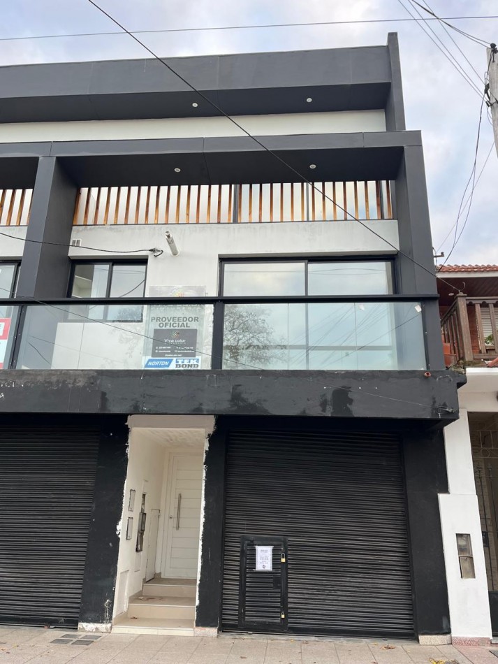 Dos Locales en Zona Comercial