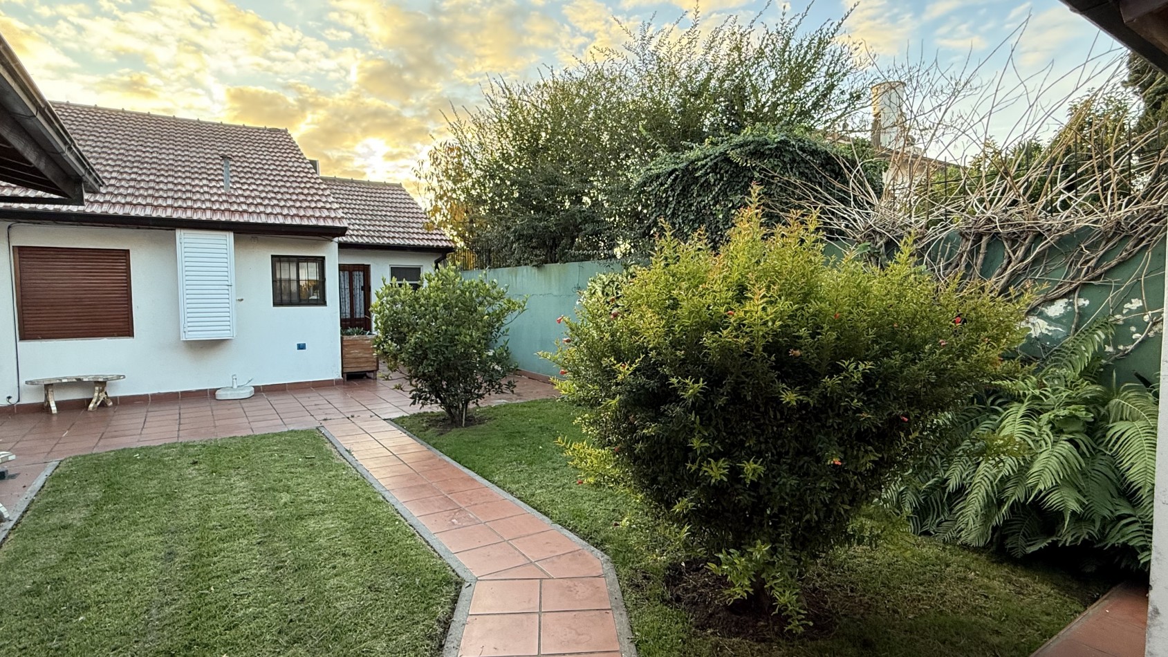 Chalet en Los Pinares mas Depto 3 Amb