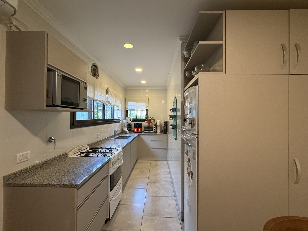 Chalet en Los Pinares mas Depto 3 Amb
