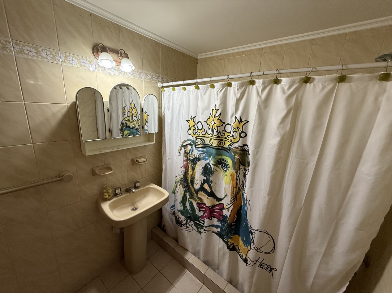 Chalet en Los Pinares mas Depto 3 Amb
