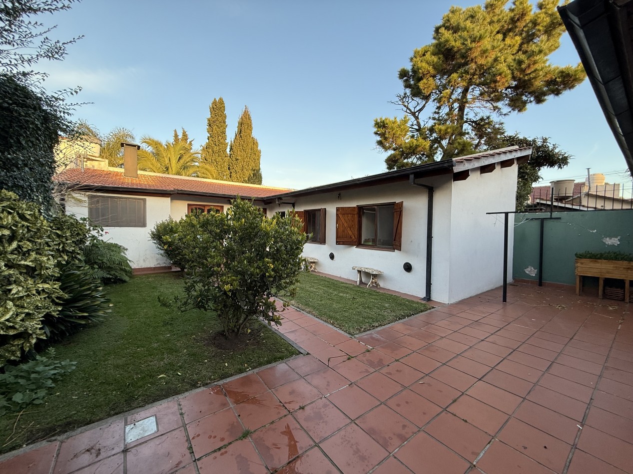 Chalet en Los Pinares mas Depto 3 Amb