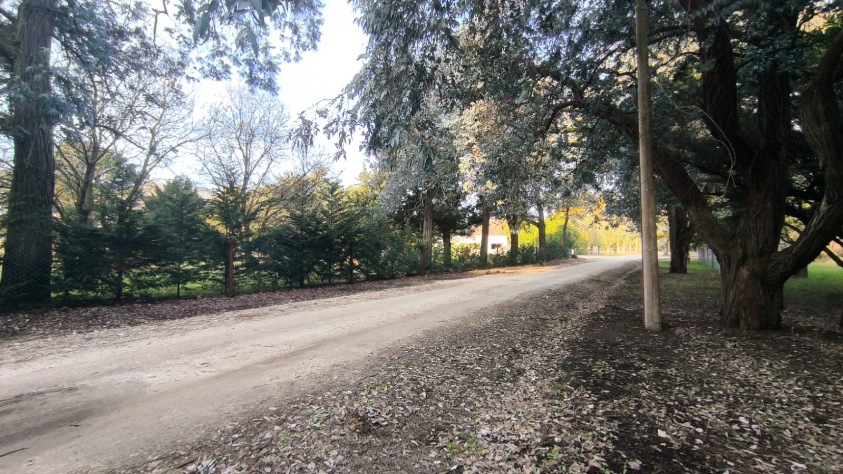 Lote de 2016 m² en Barrio Residencial Pinares de Santa Clara