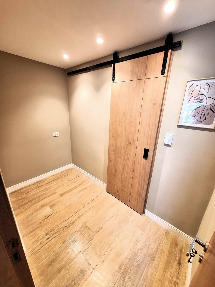 DEPARTAMENTO 3 AMB. CON BALCON SOBRE AV. COLON