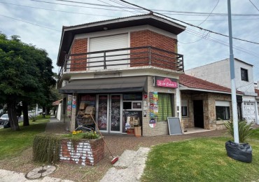Tres propiedades en una, Casa, Local Comercial mas departamento de 2 ambientes