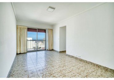 Departamento 2 ambientes con cochera cubierta