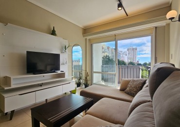 ¡INGRESO PREMIUM! Espectacular 2 Ambientes con Dependencia Frente a Plaza Colon y Balcon a la Calle